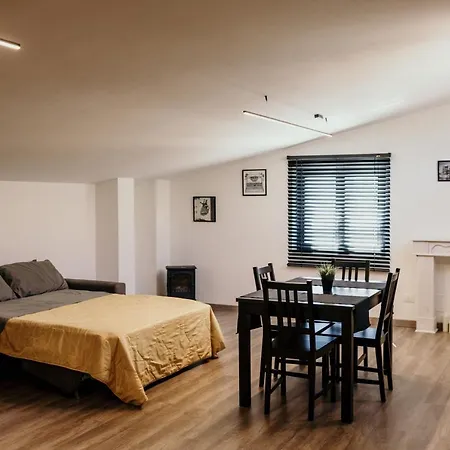 Manhattan House * Vasto